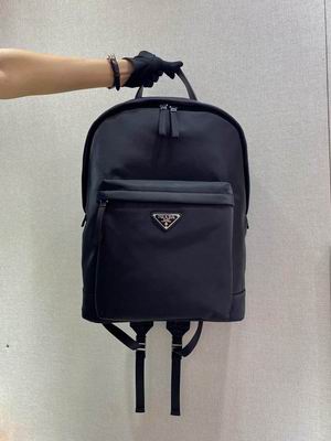 Saffiano Re-Nylon 2V066A 29x39x16 ap 23
