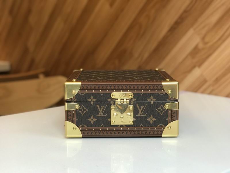 LV Case