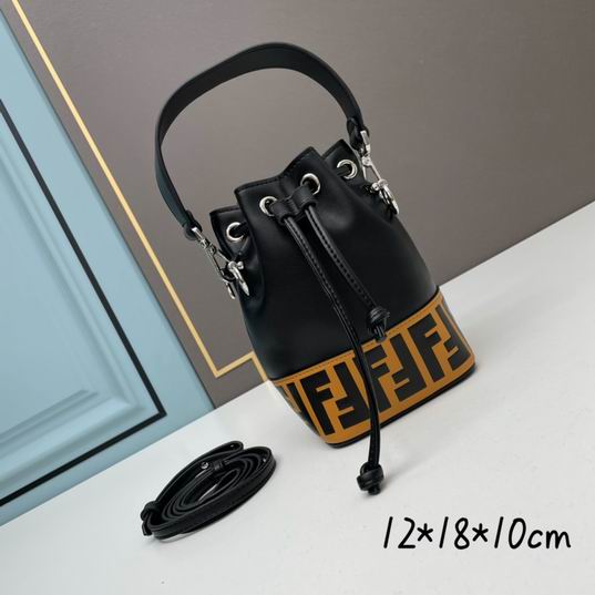 Fendi bucket 12x18x10cm ww4色