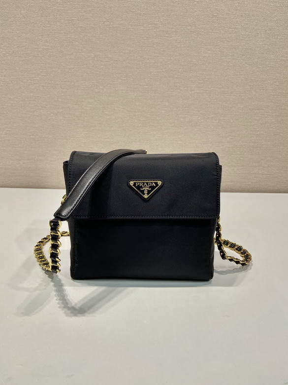 Prada 1BD648 18x17x5cm AP