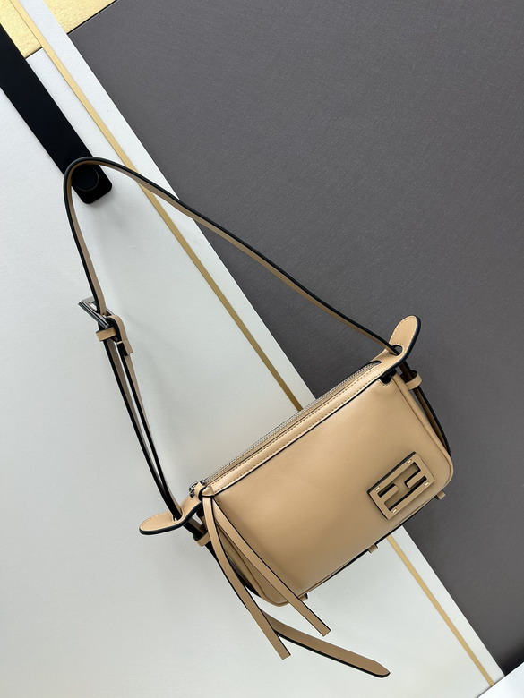 Fendi Simply 22x13x4.5cm jj