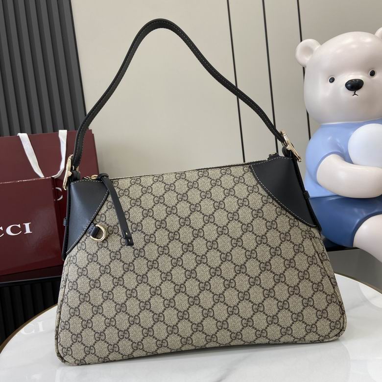 815217 37X23X8cm YG