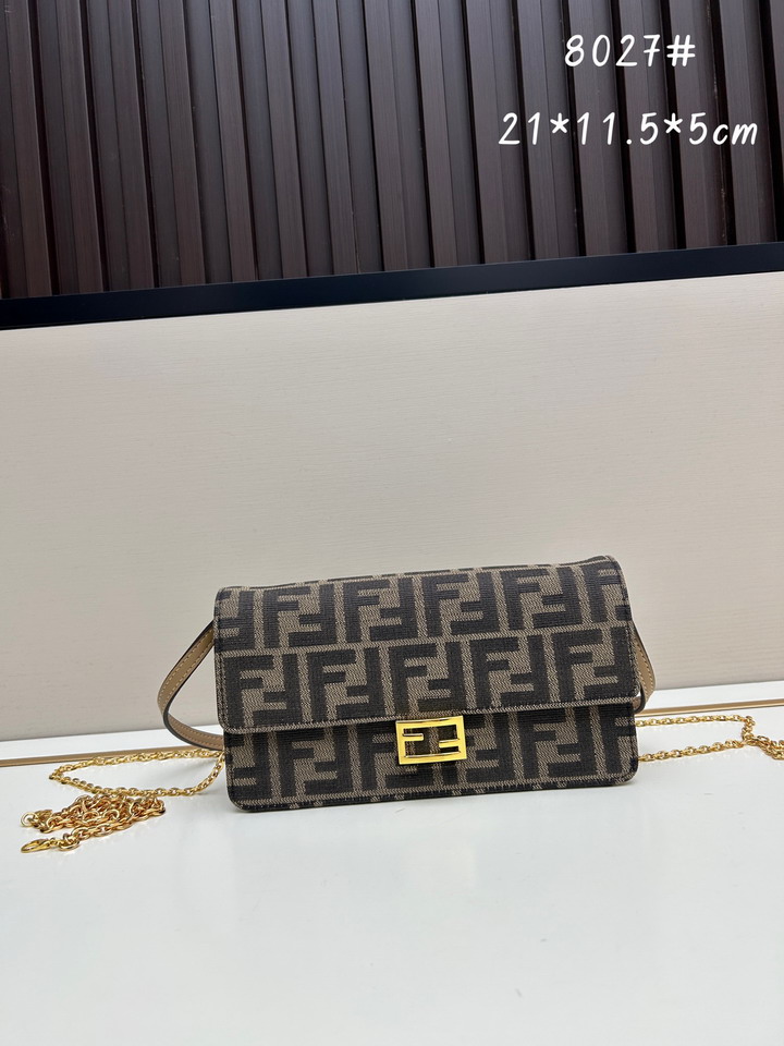 Fendi F8027 21x5x11.5cm jj