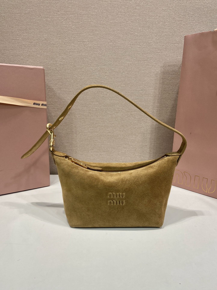 Miu 5NE841 18.5x14x10cm AP4