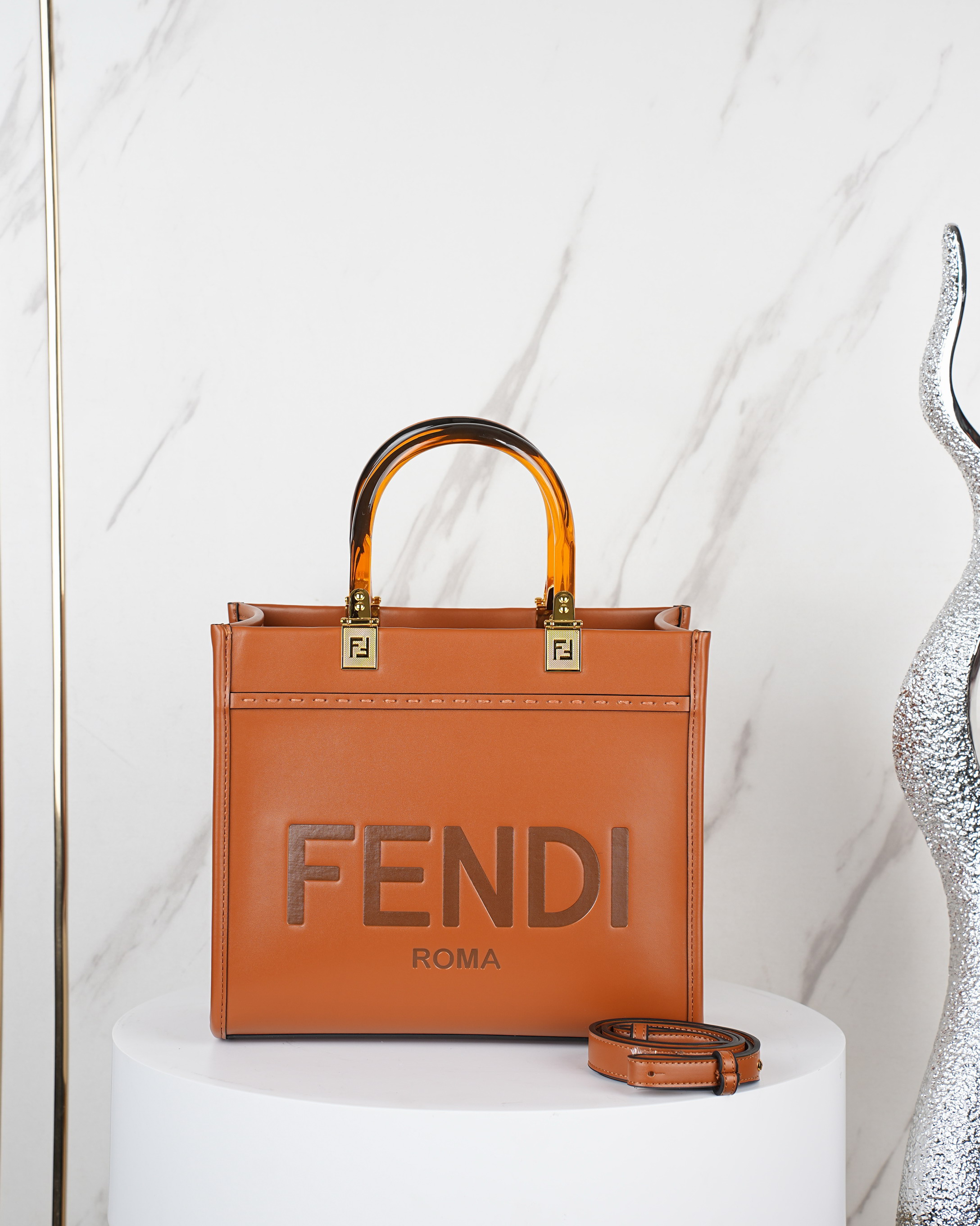 Fendi 26x22.5x20.5cm jj2