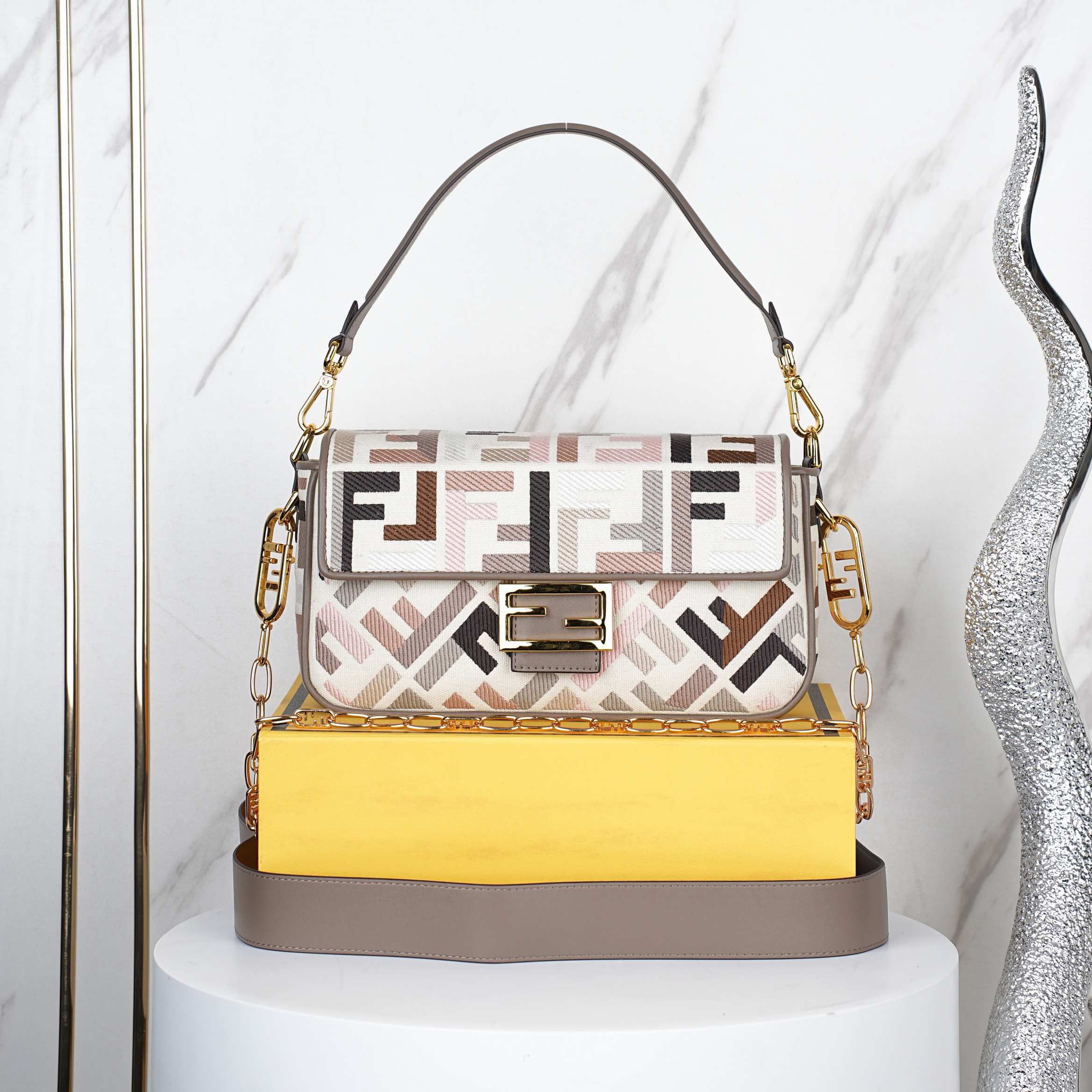 Fendi baguette 27x6x14cm jj