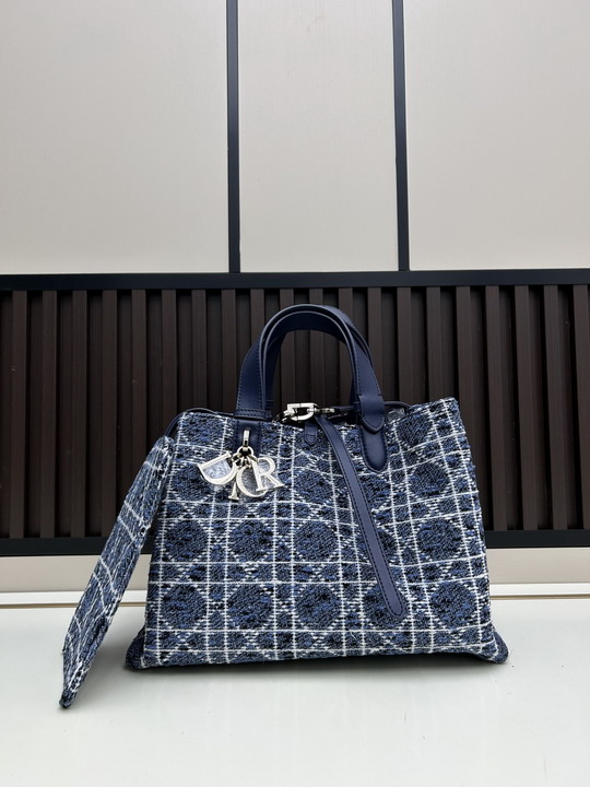 Dior Toujours 00740 37cm ss1