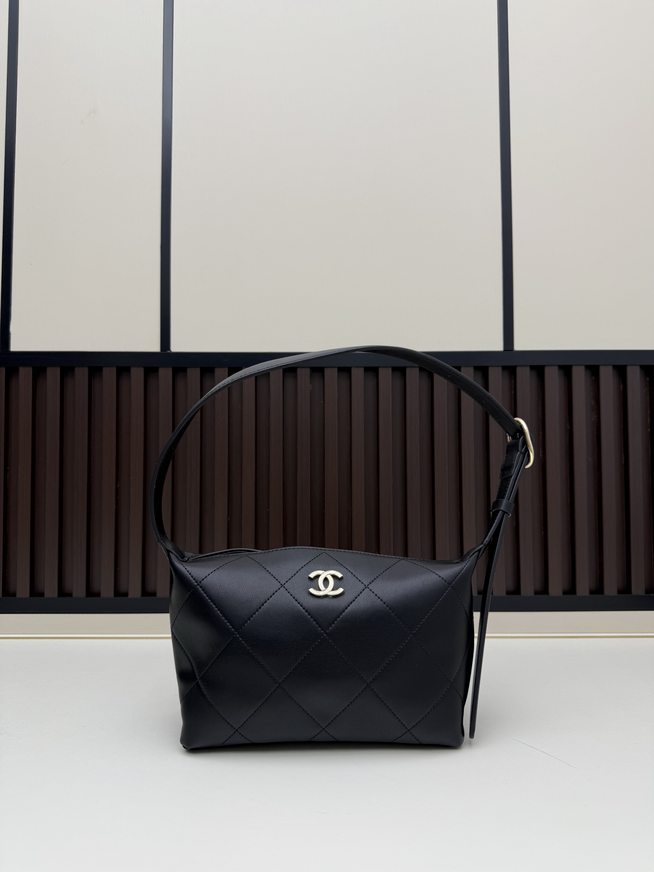 Chanel 07083 23x15x8cm jj
