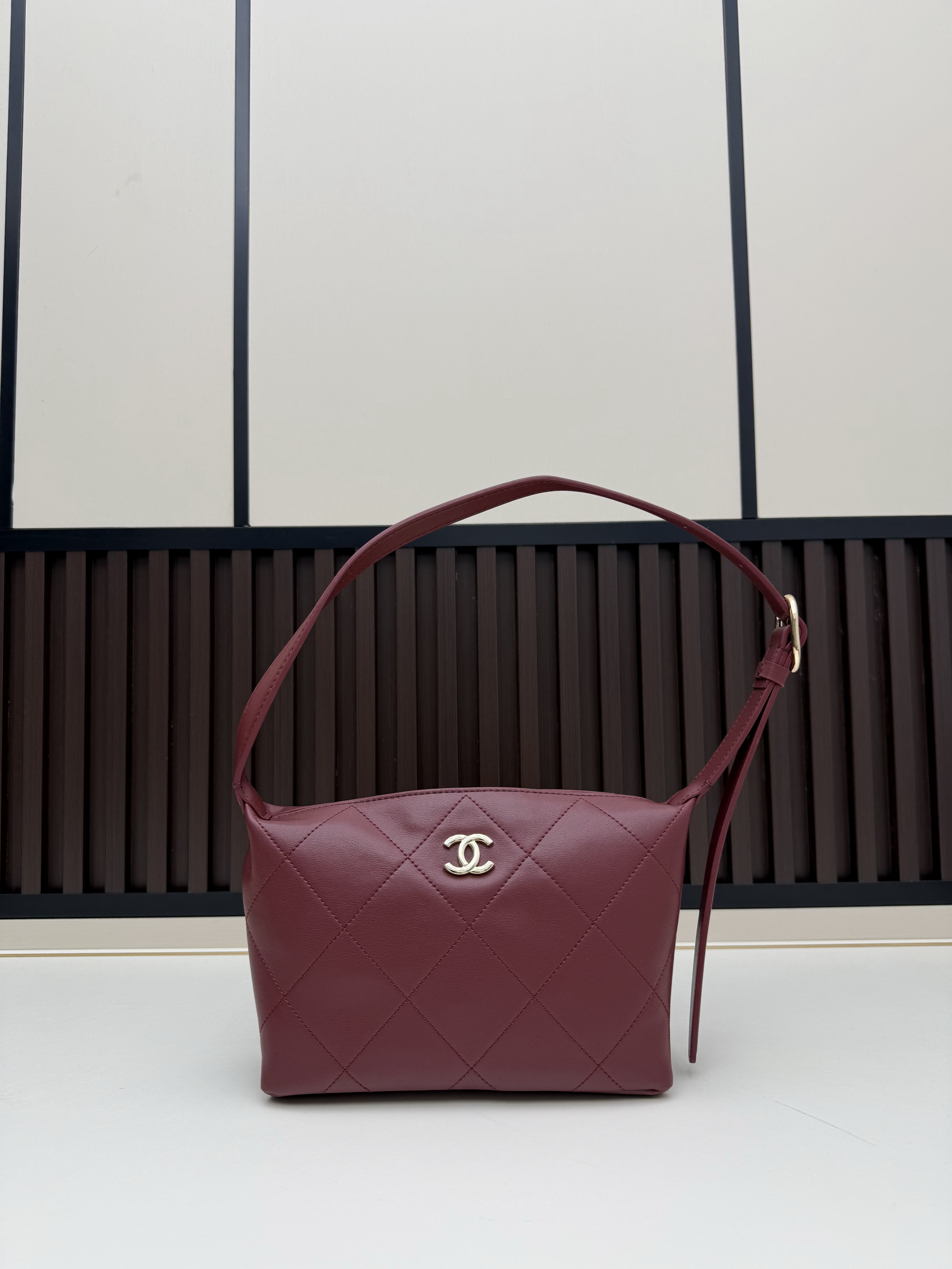 Chanel 07083 23x15x8cm jj2