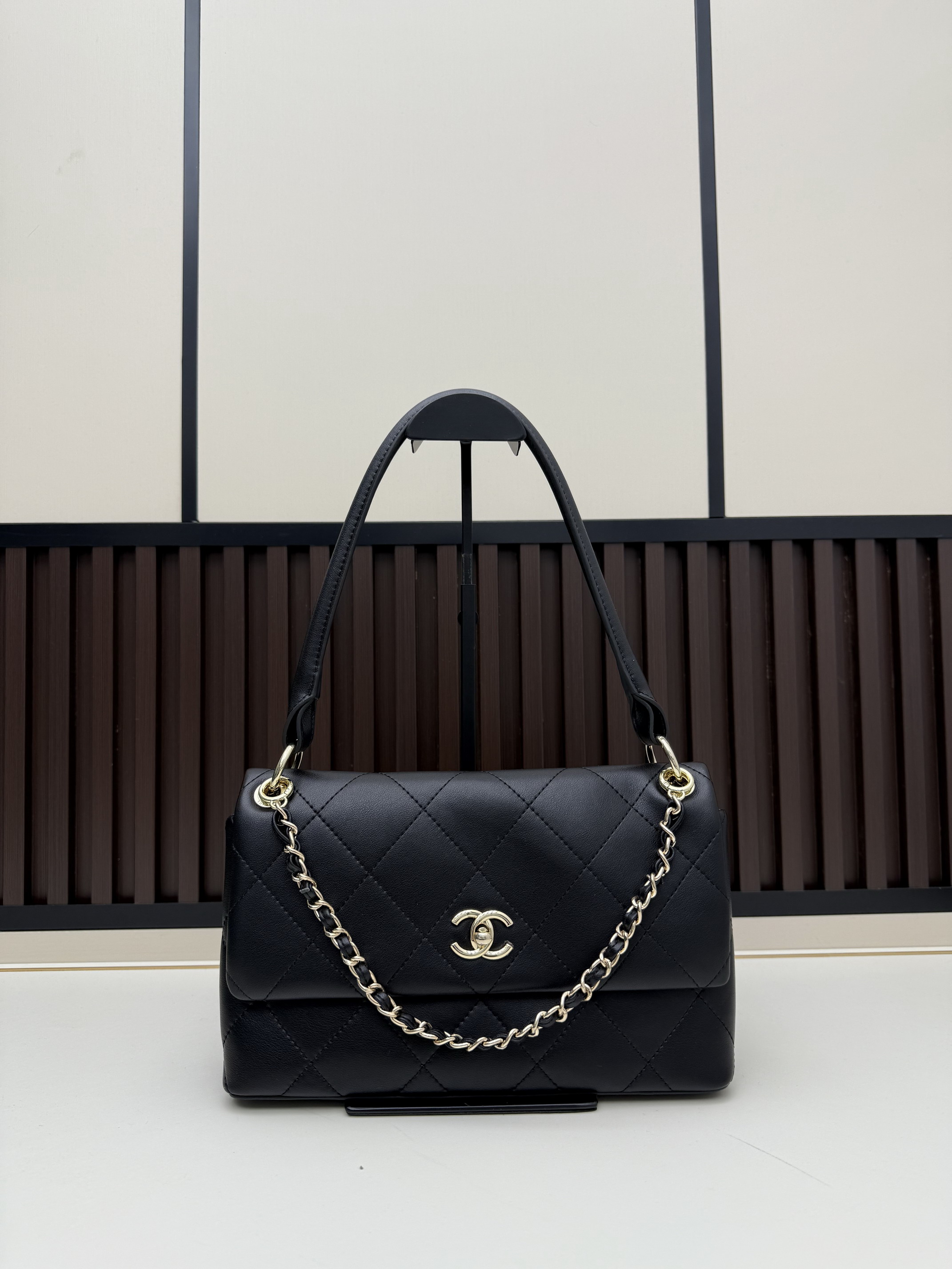 Chanel 09171 28x17x8cm jj