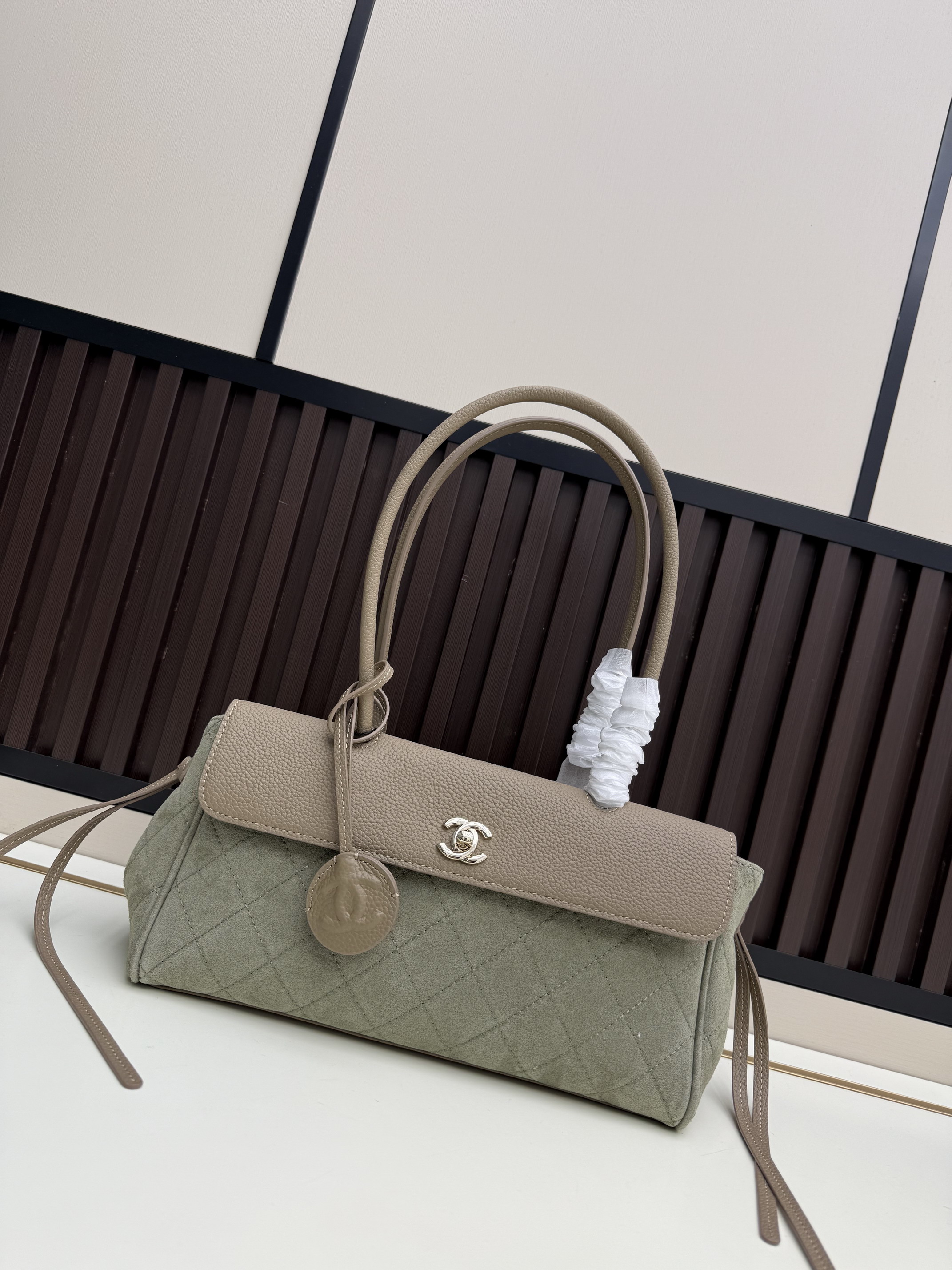 Chanel 021 30x16x12cm jj3
