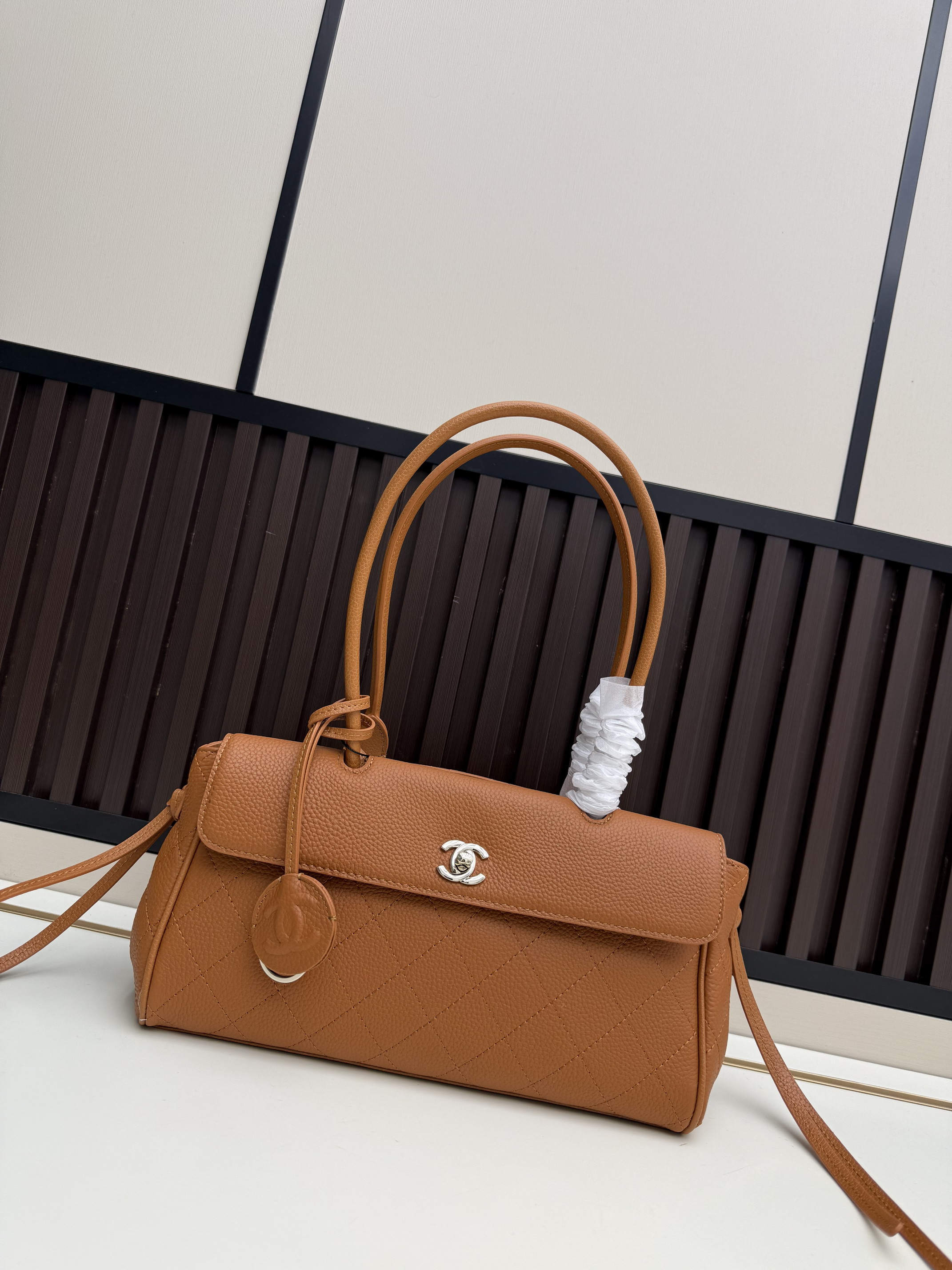 Chanel 021 30x16x12cm jj6