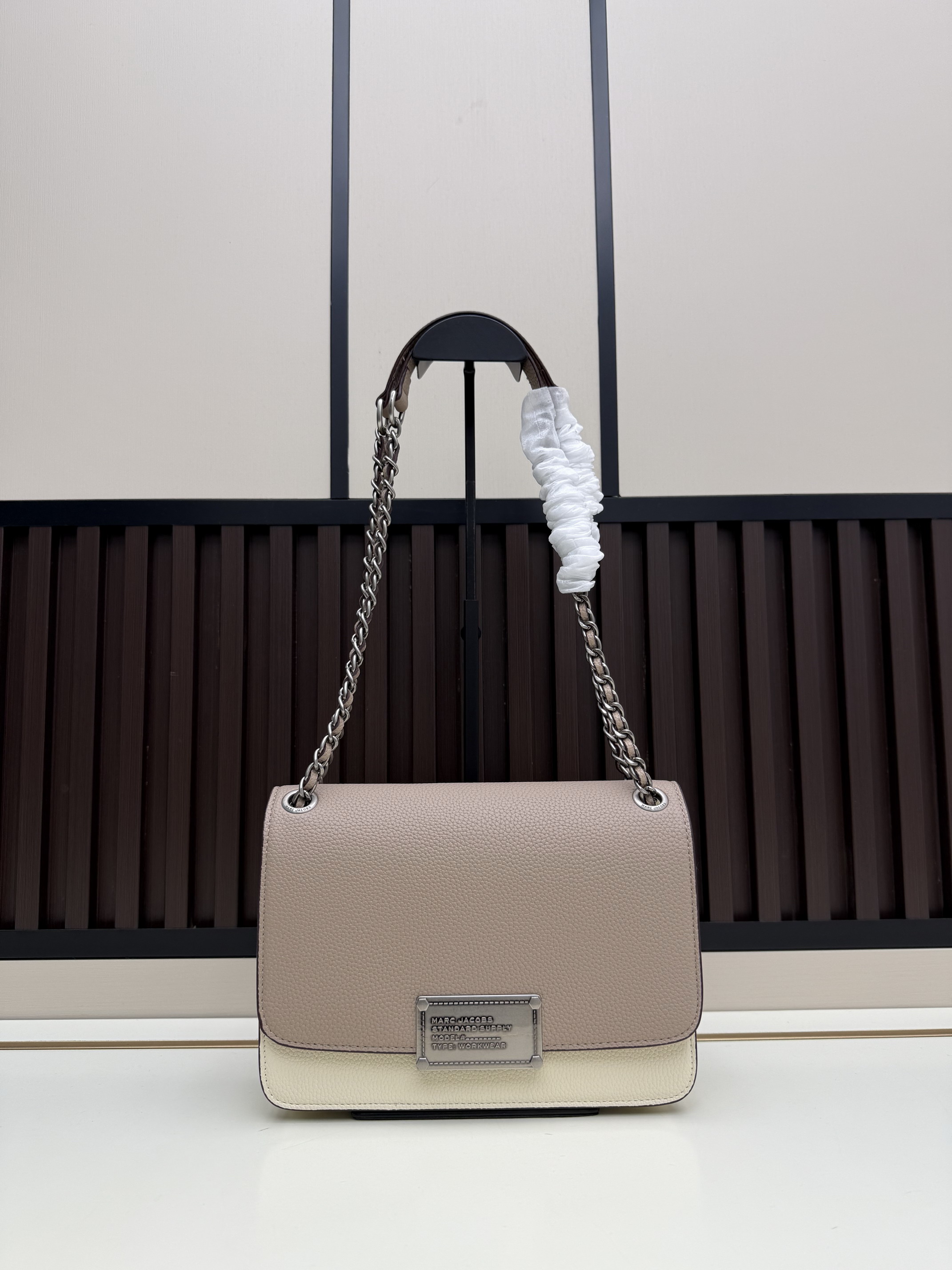 Marc Jacobs 008942 24x7x17cm jj3