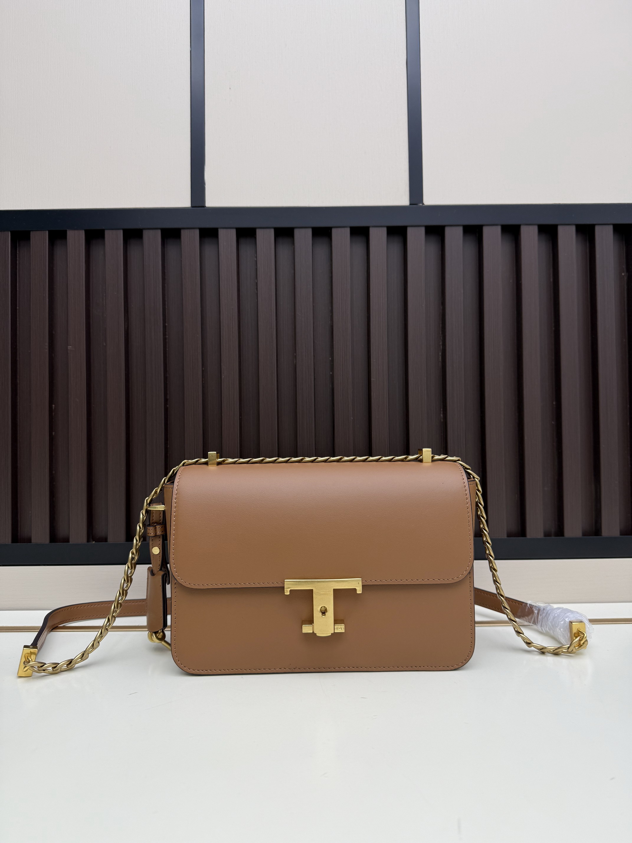 Tods 003855 22x14.5x8cm jj1