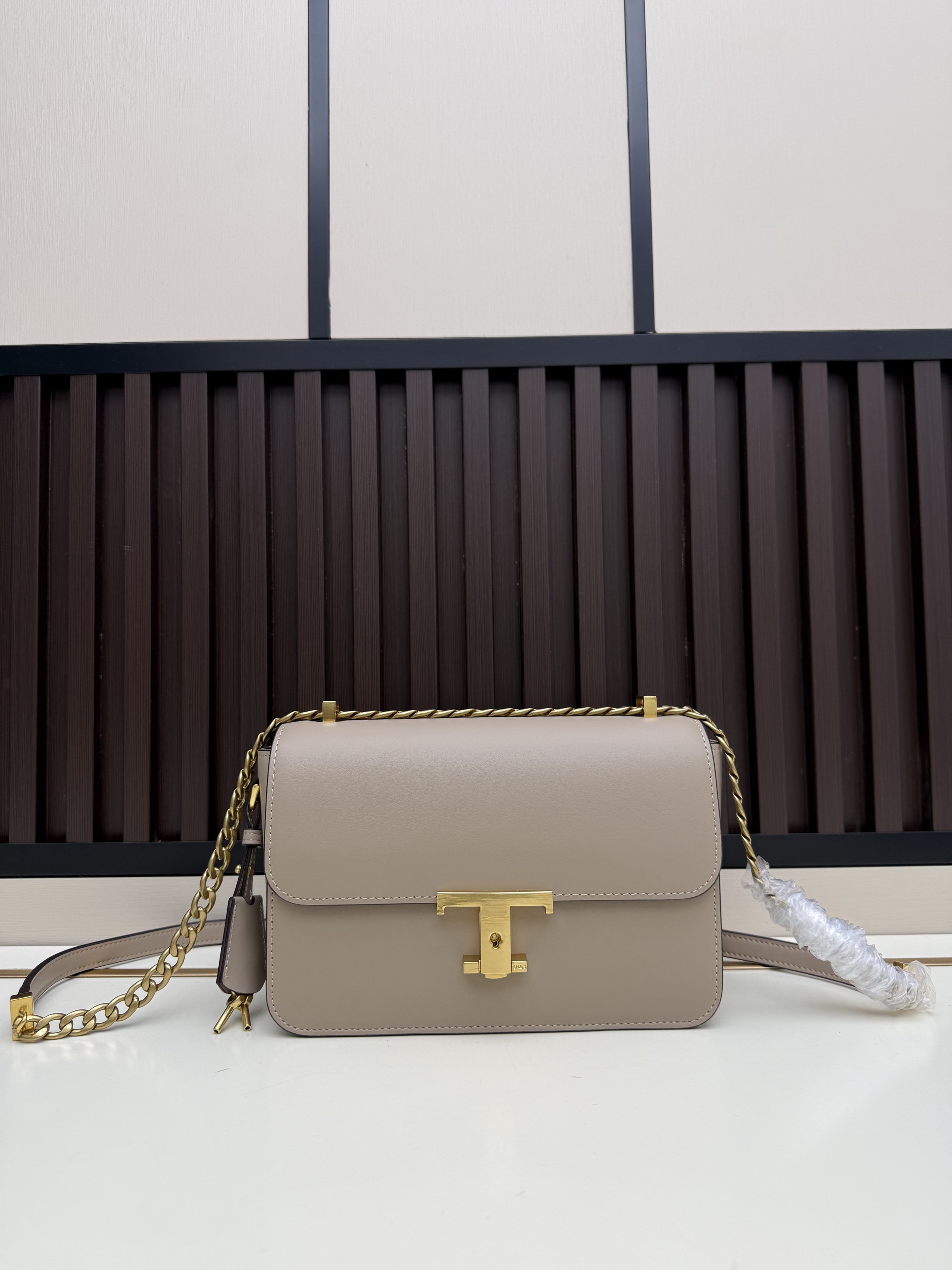 Tods 003855 22x14.5x8cm jj3