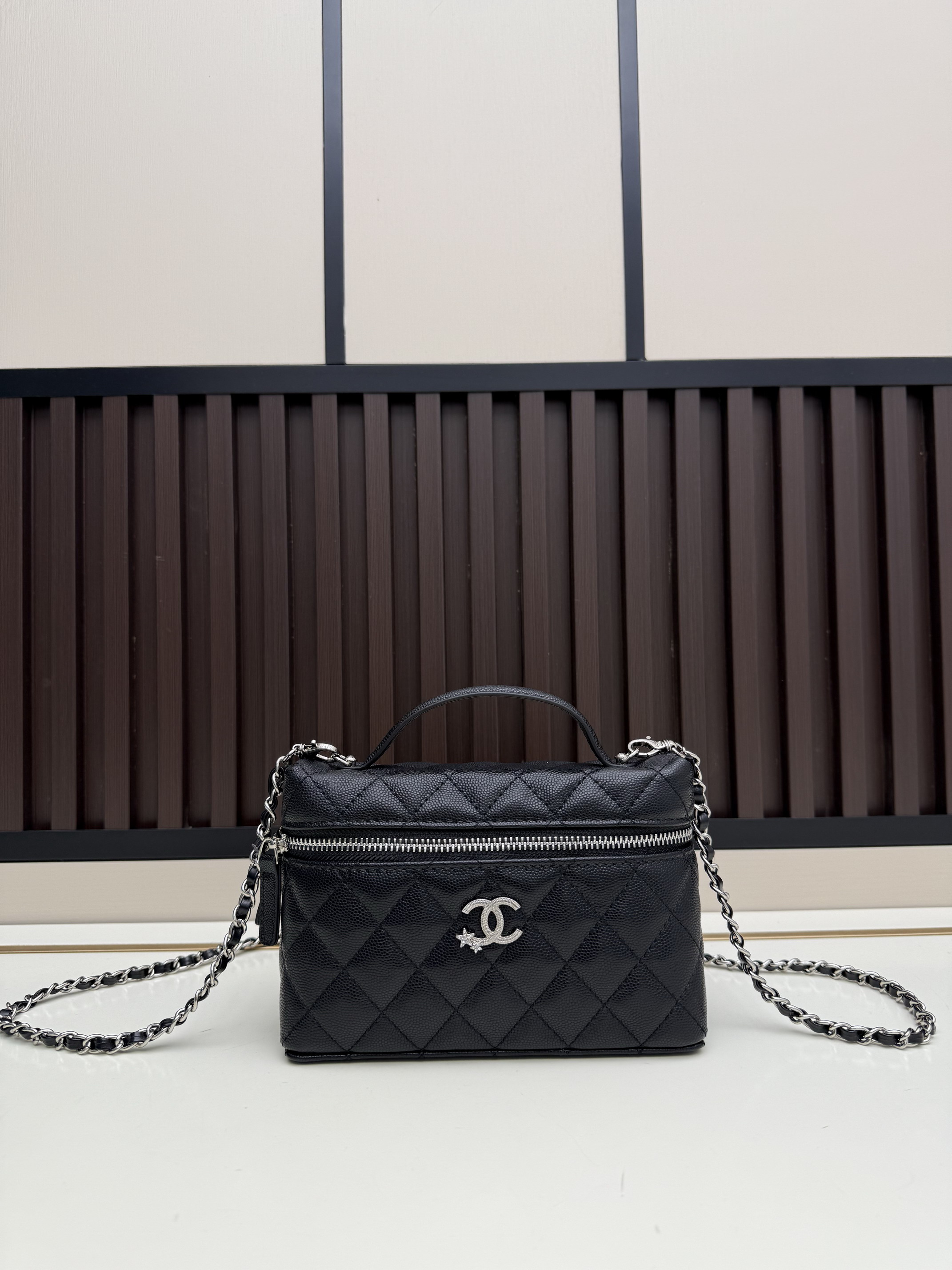 Chanel 09140-3 17x19.5x5cm jj