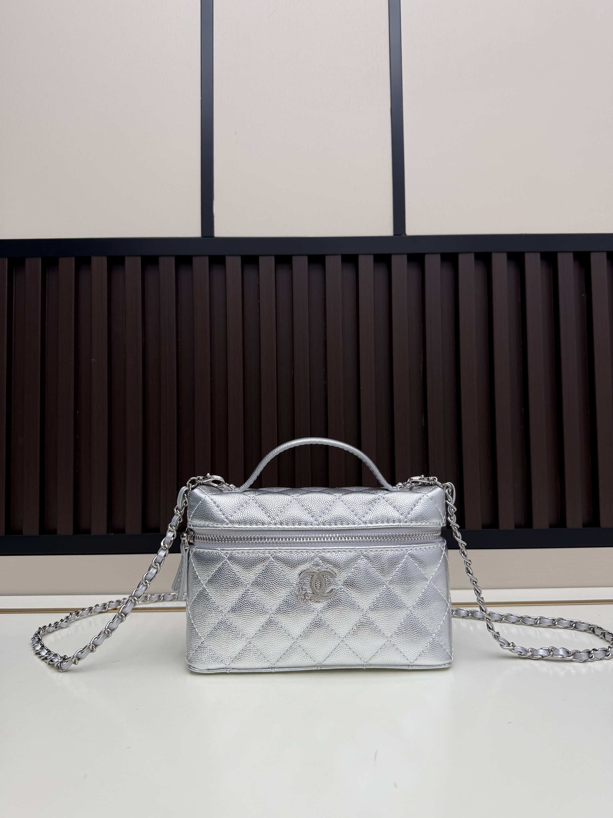 Chanel 09140-3 17x19.5x5cm jj2