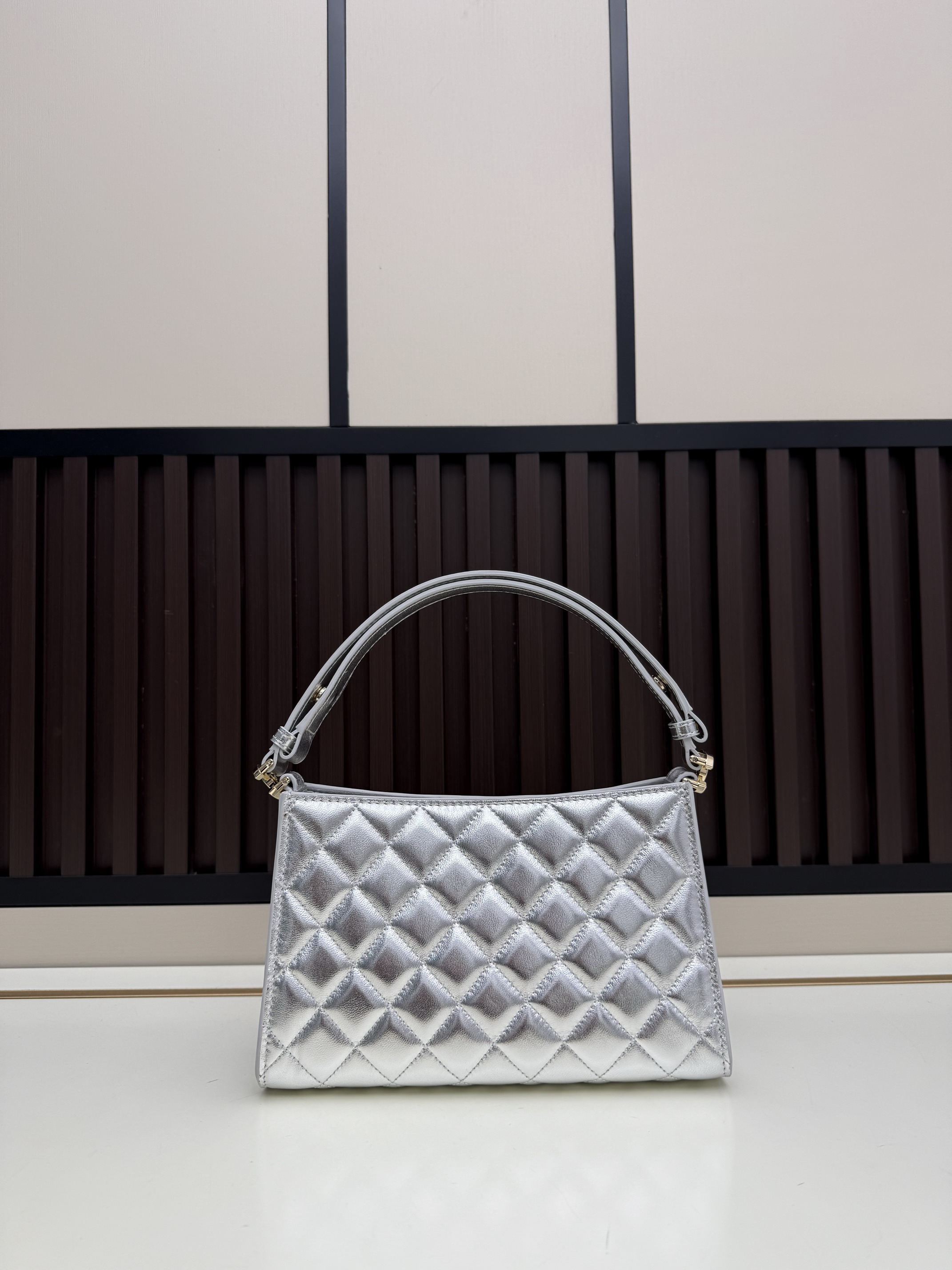 Chanel 09159 14x22.5x7.5cm jj2