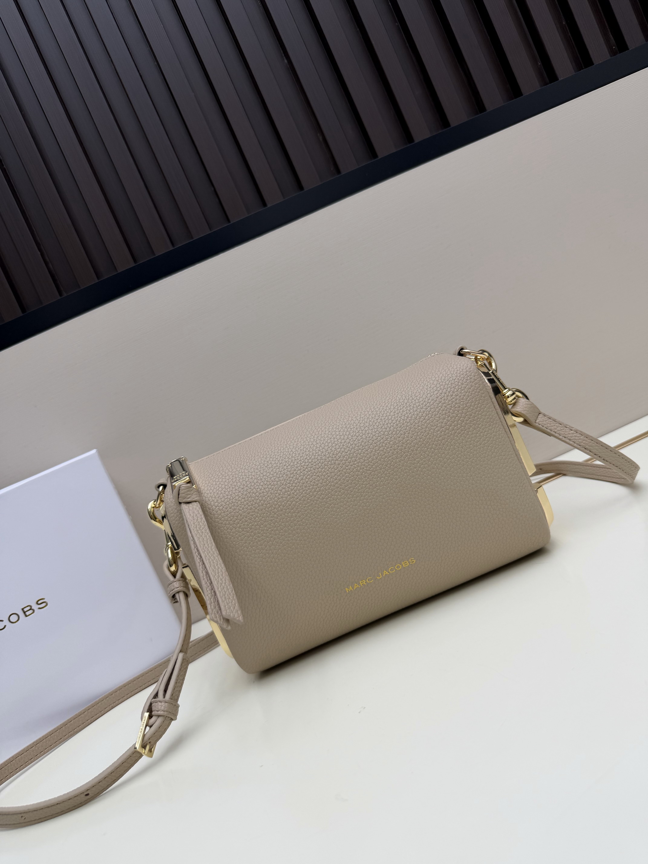 Marc Jacobs 1H8963 22x8.5x15cm jj1