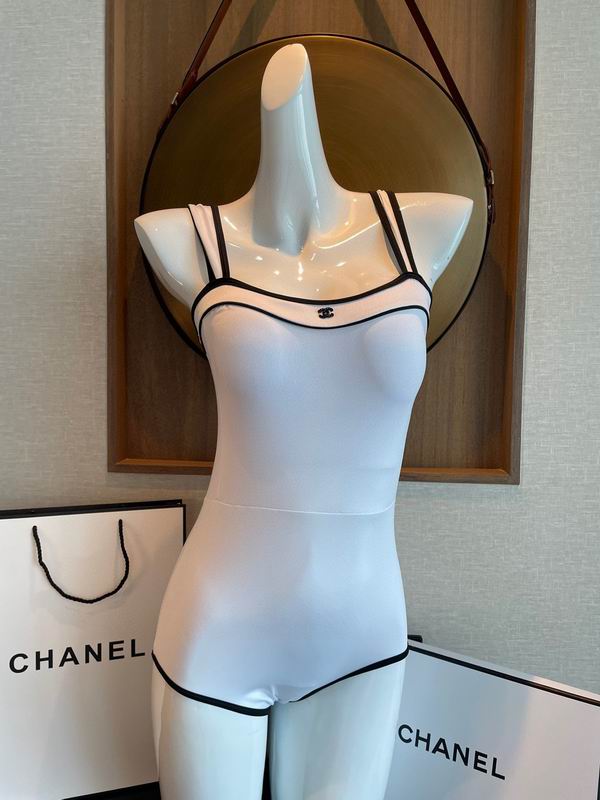 Chanel S-XL 211