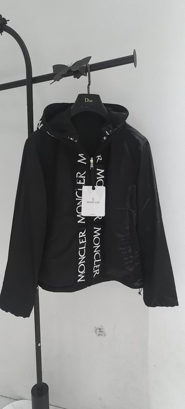Moncler sz1-5 26yr510